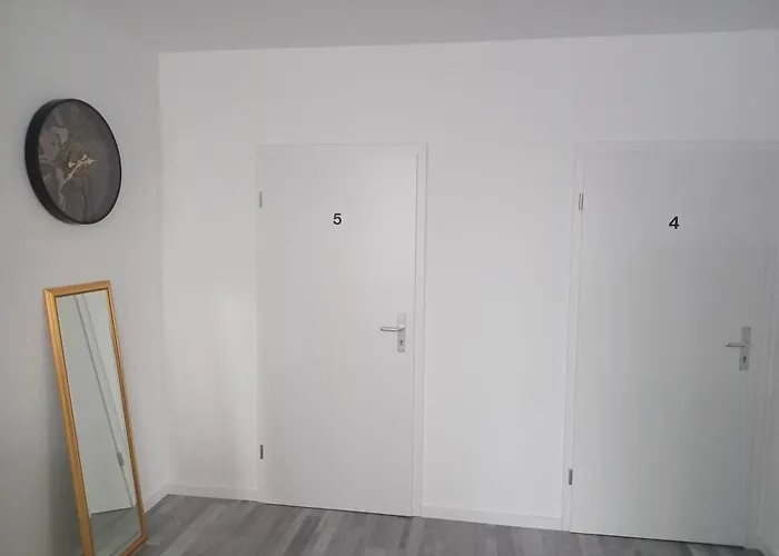 Diana بيت شباب